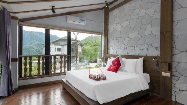Sapa accommodation with infinity pool