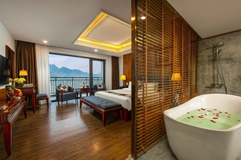 Sapa infinity pool hotel