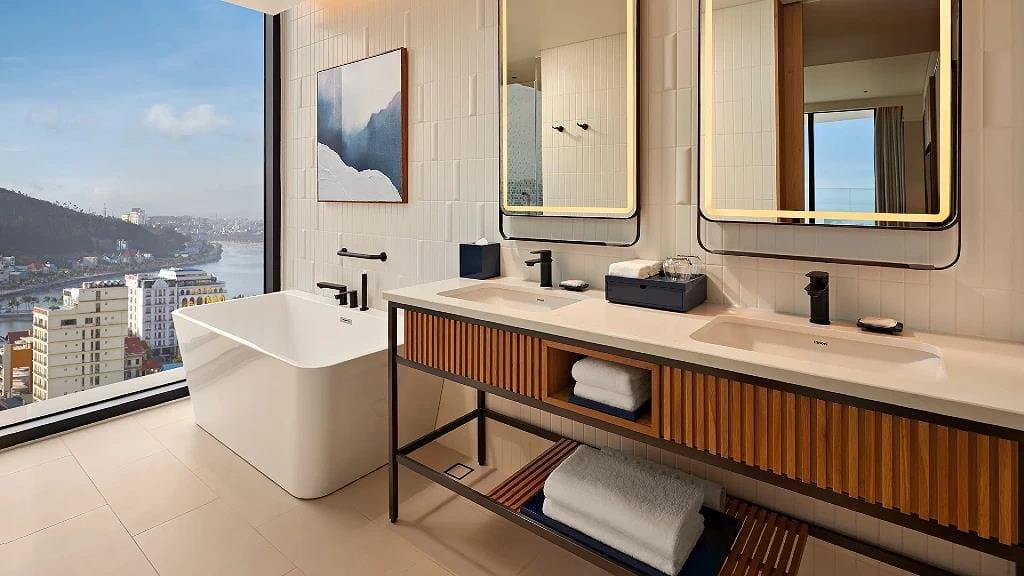 Hyatt Place Halong King suite 1