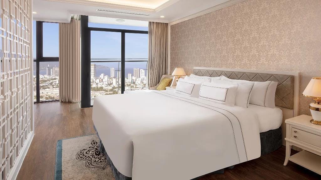 Luxury hotel in Da Nang city center