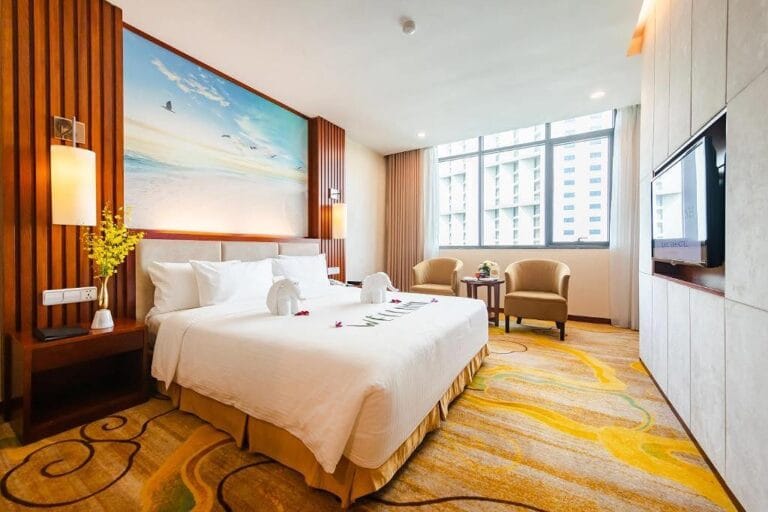 Best hotels with Ha Long Bay view