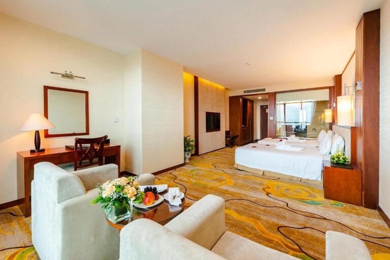 Bai Chay beach hotel
