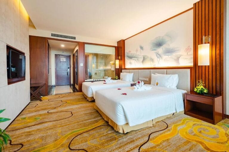Bai Chay beach hotel