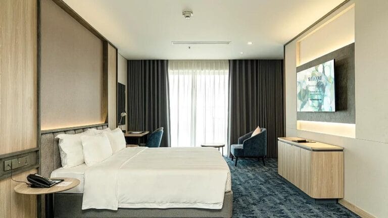 5-star hotel near Ha Long Cruise Port