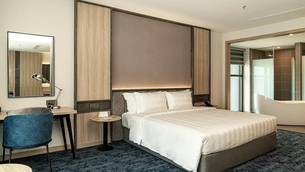 5-star hotel near Ha Long Cruise Port