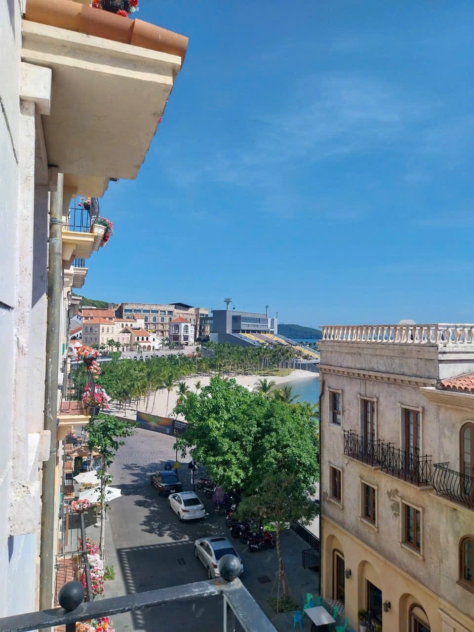 Boutique hotel near Kiss of the Sea