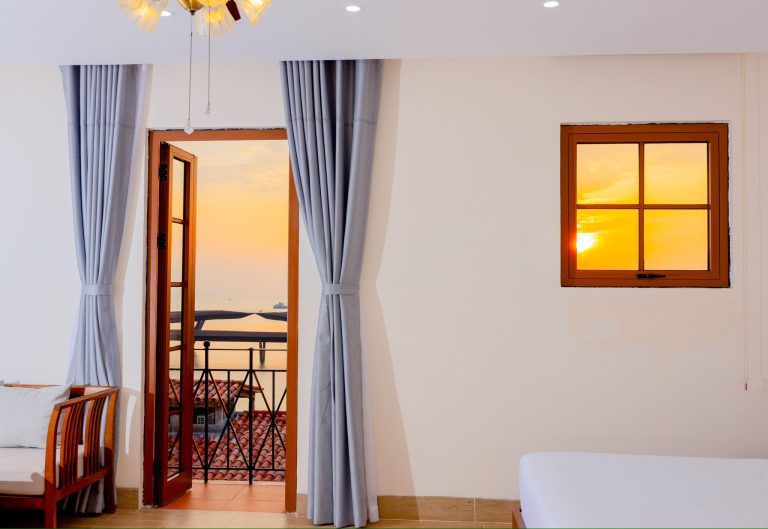 Boutique hotel near Kiss of the Sea