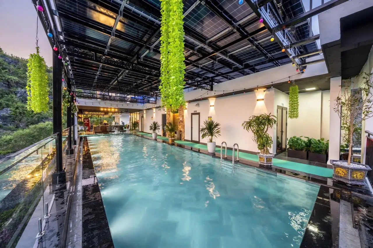 Best hotel in Cat Ba