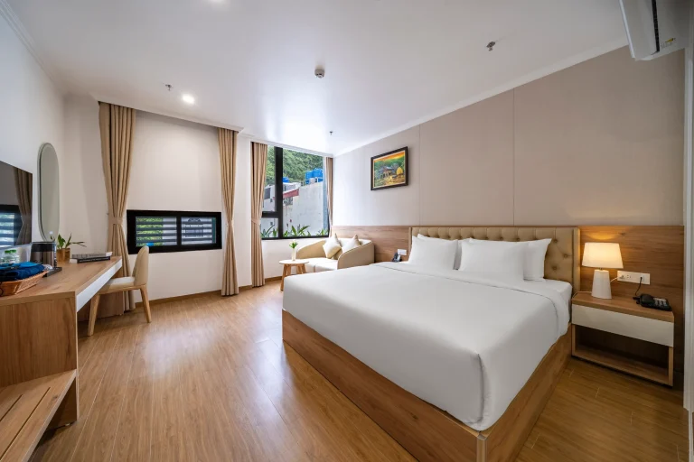 Book hotel in Cat Ba