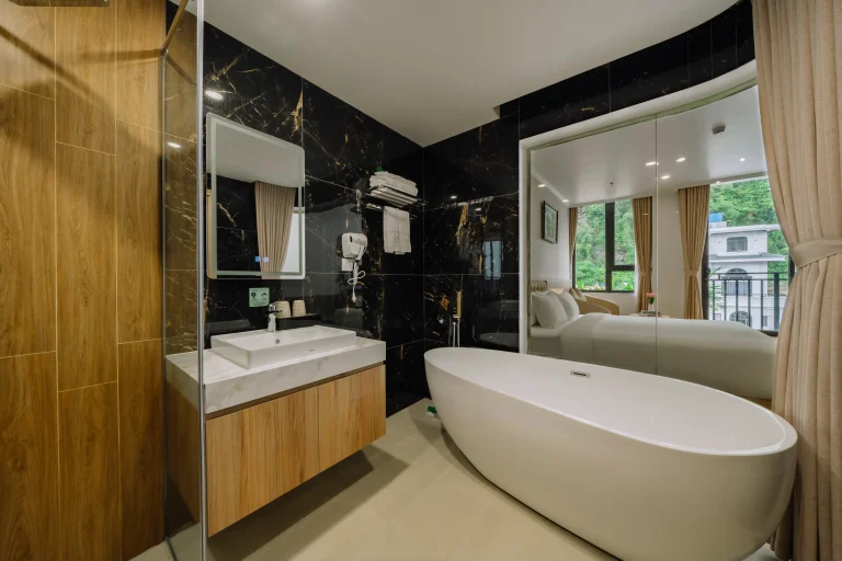 Book hotel in Cat Ba
