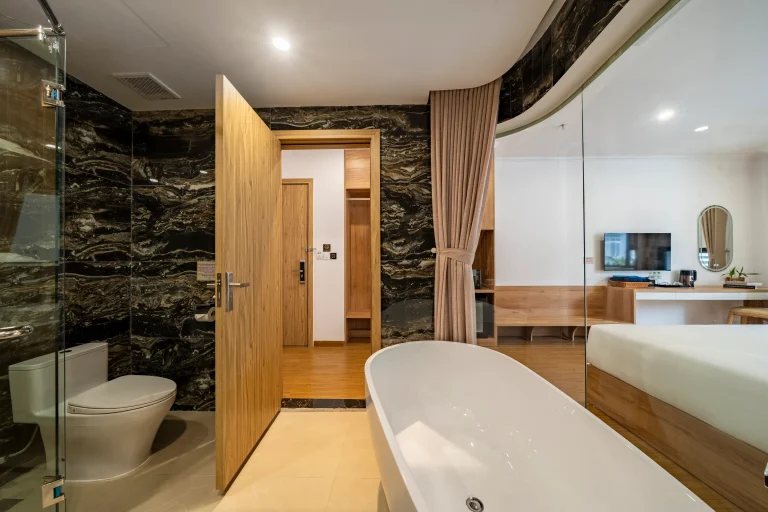Book hotel in Cat Ba