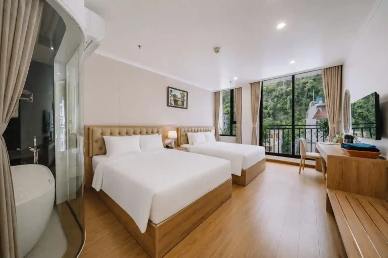 Book hotel in Cat Ba