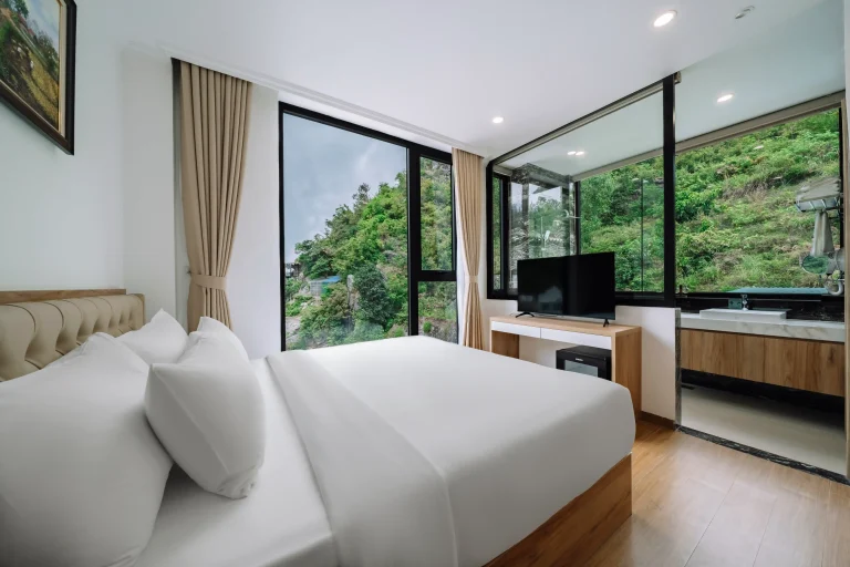 Best hotel in Cat Ba