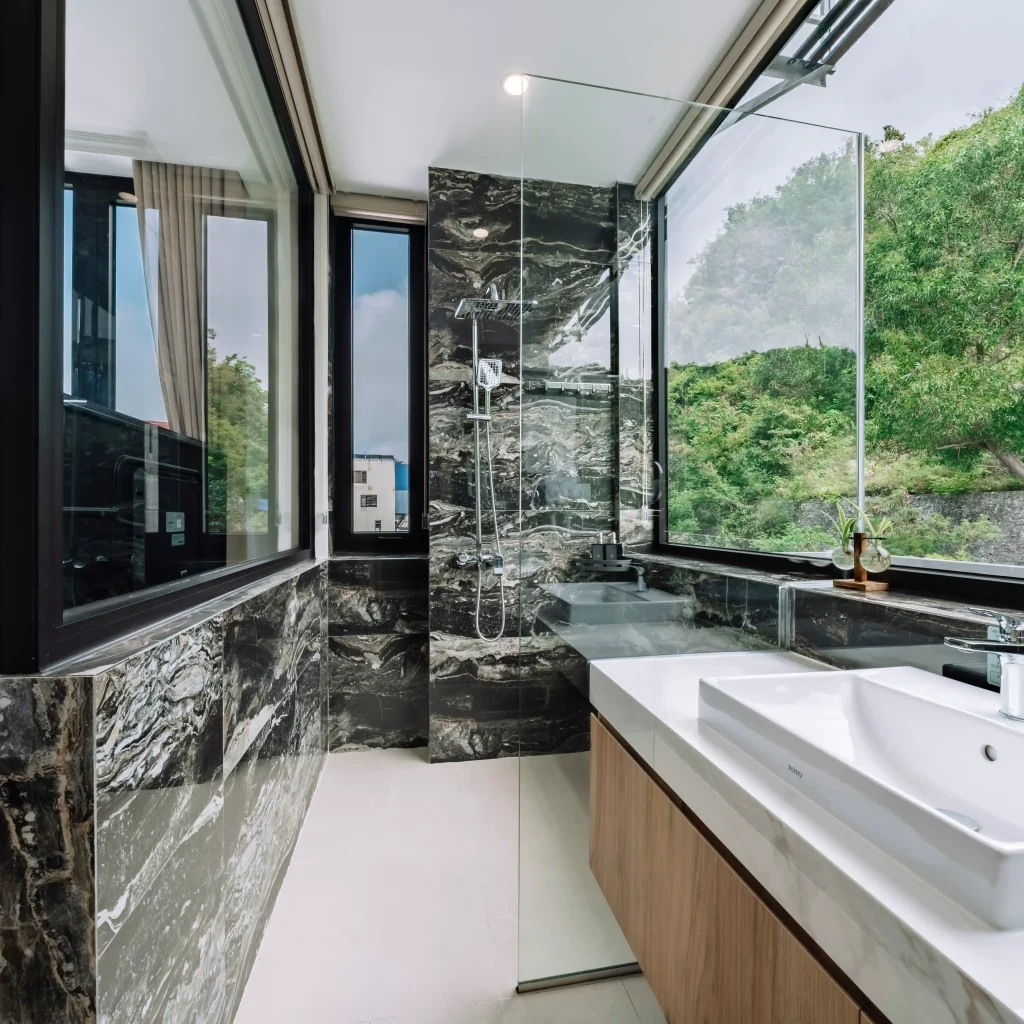 Best hotel in Cat Ba