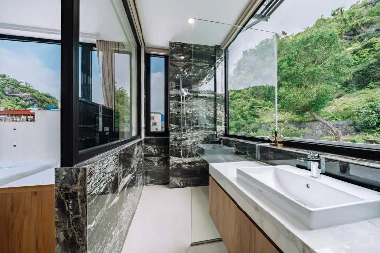 Best hotel in Cat Ba