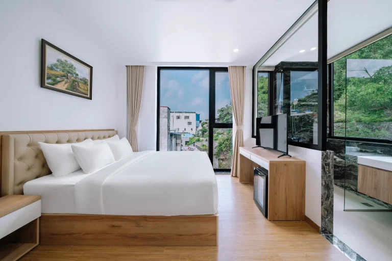 Best hotel in Cat Ba