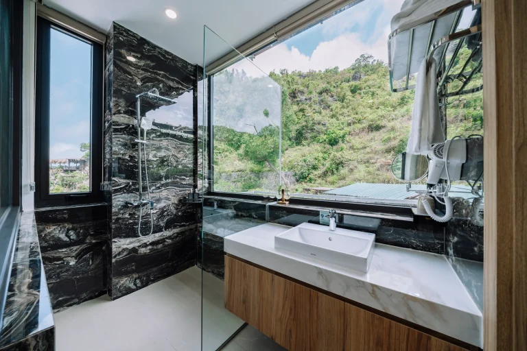 Best hotel in Cat Ba