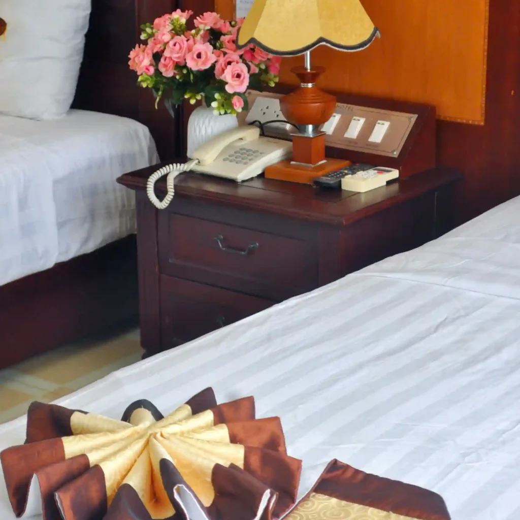 Beachfront hotel Cat Ba