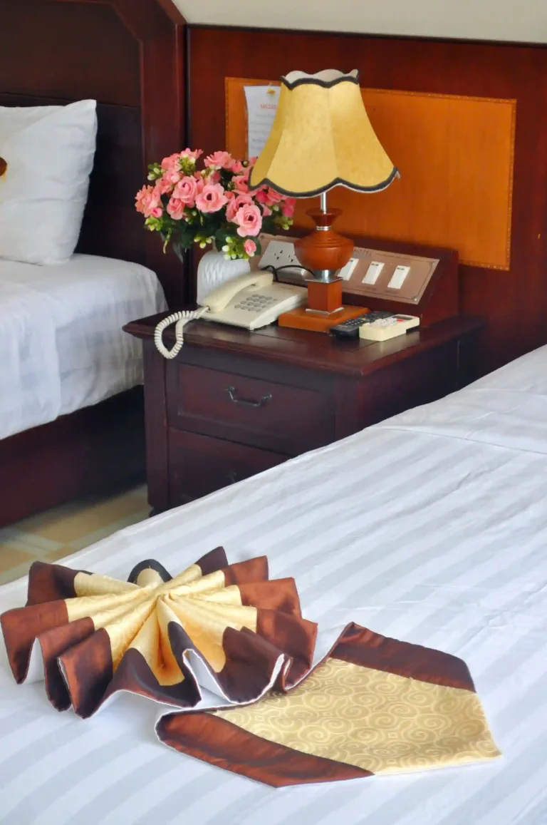 Beachfront hotel Cat Ba