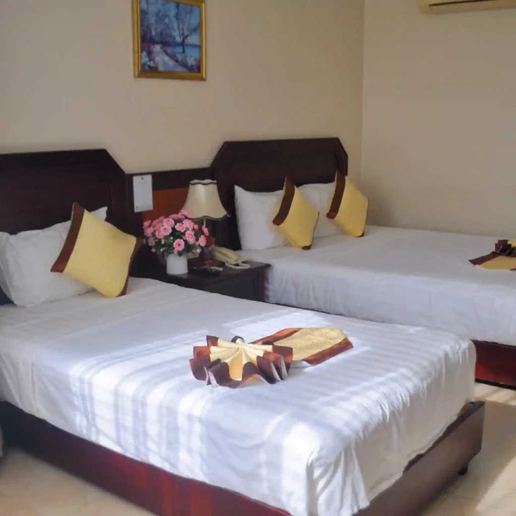 Beachfront hotel Cat Ba