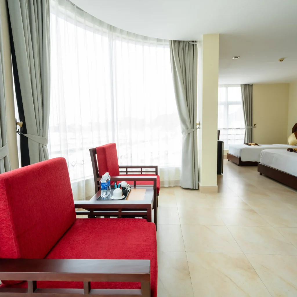 Beachfront hotel Cat Ba