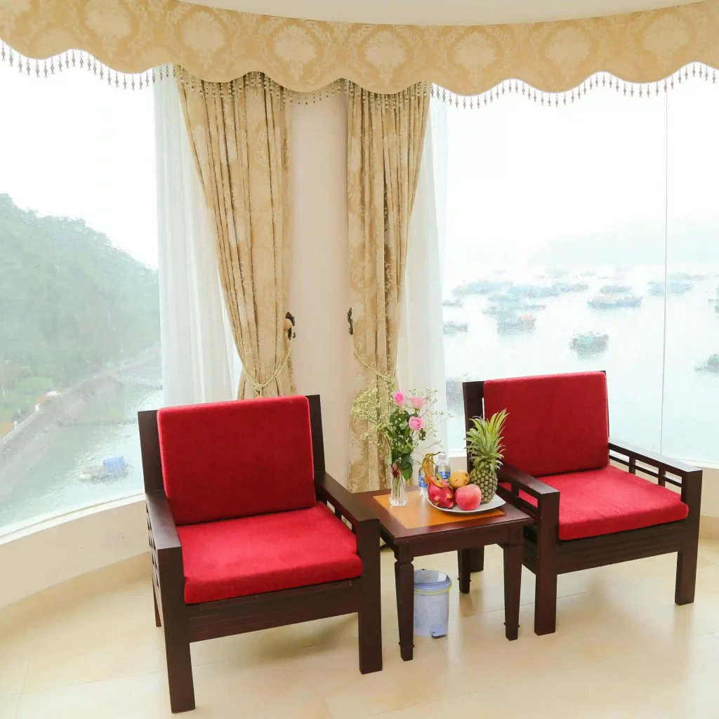 Beachfront hotel Cat Ba